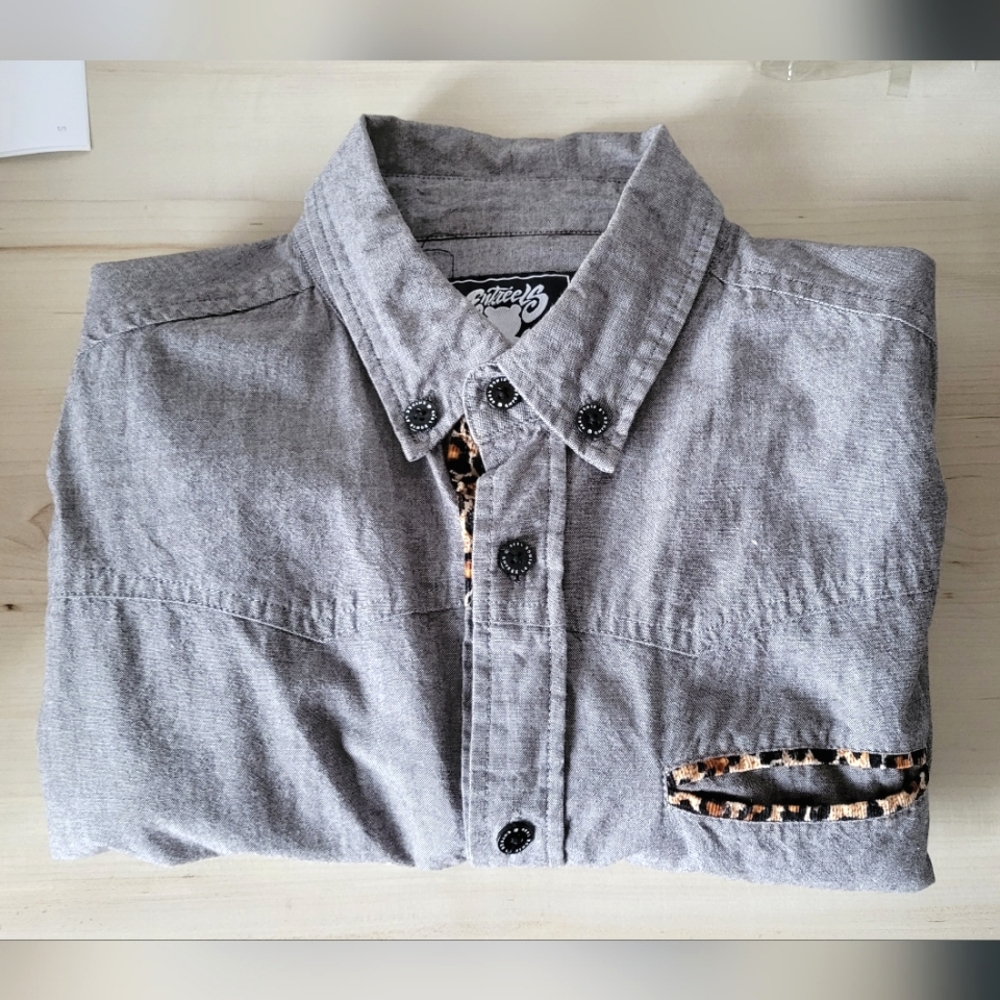 NWOT Entree LS Mens button down shirt gray & leopard print- 100% cotton - Medium